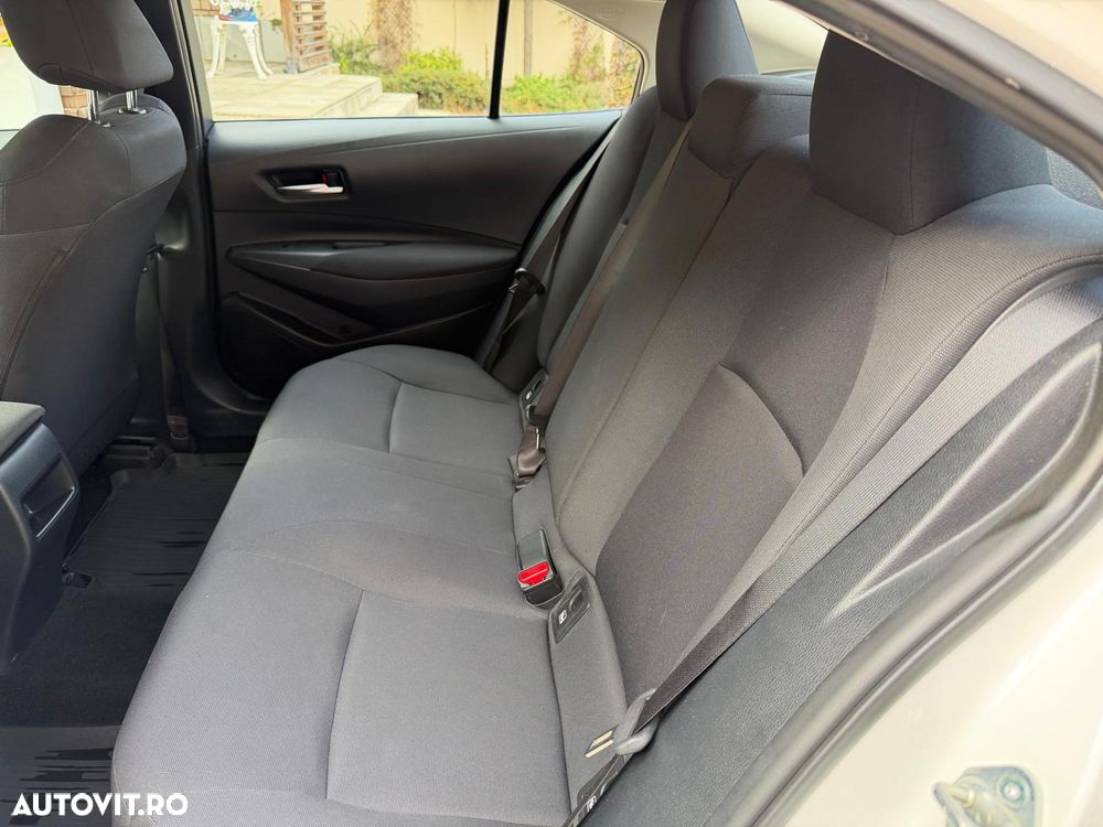 Toyota Corolla - 12