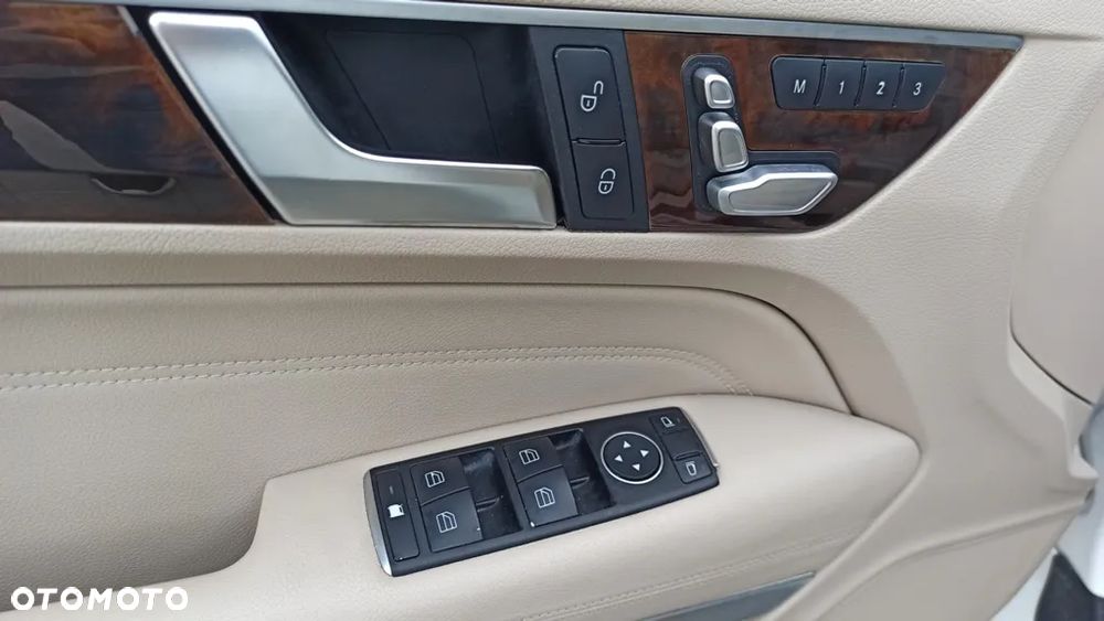 Mercedes-Benz Klasa E 350 Cabrio 7G-TRONIC - 16