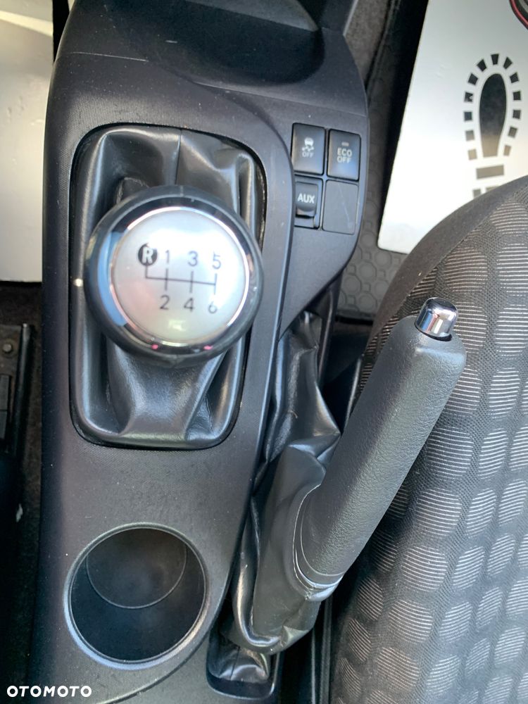 Toyota iQ - 23