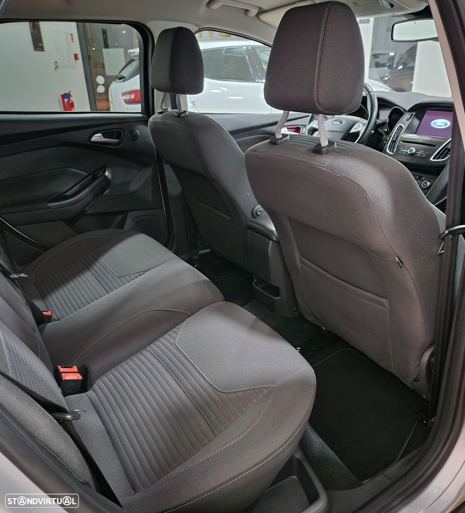 Ford Focus SW 1.5 TDCi Titanium - 24