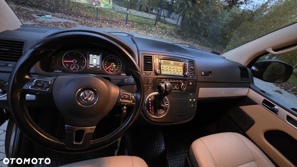 Volkswagen Multivan 2010 photo 4