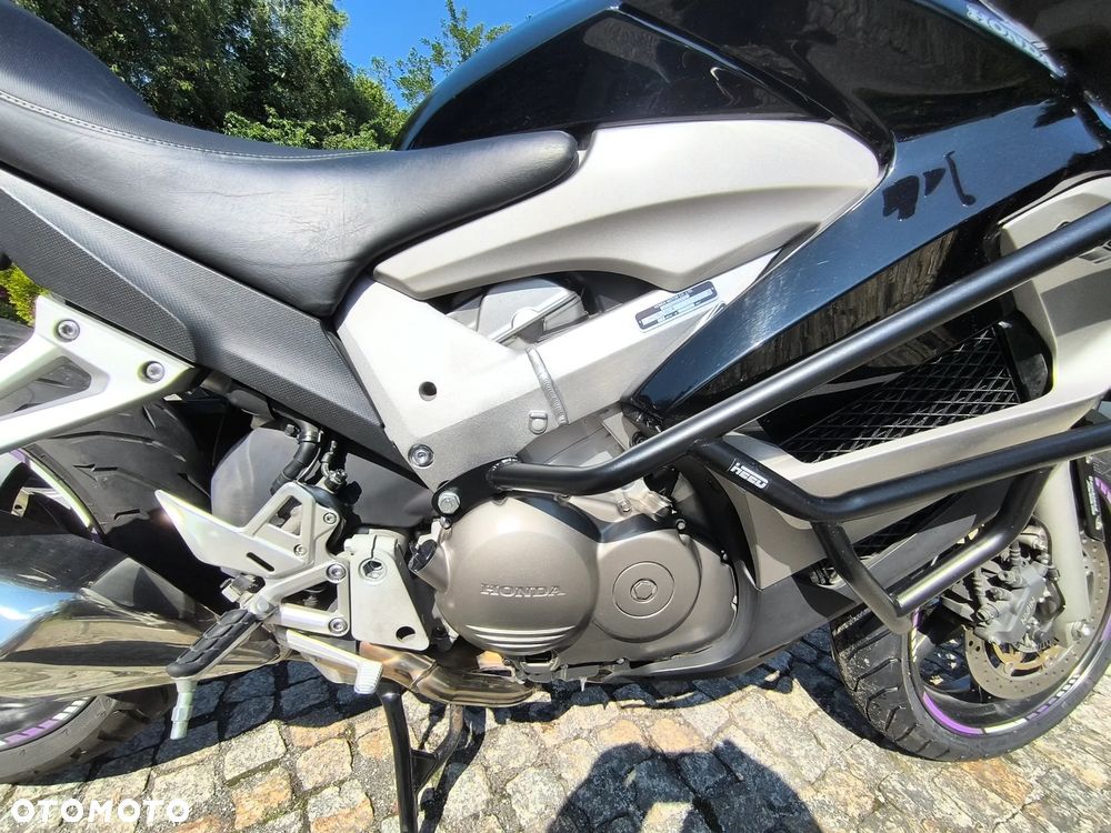 Honda VFR - 15