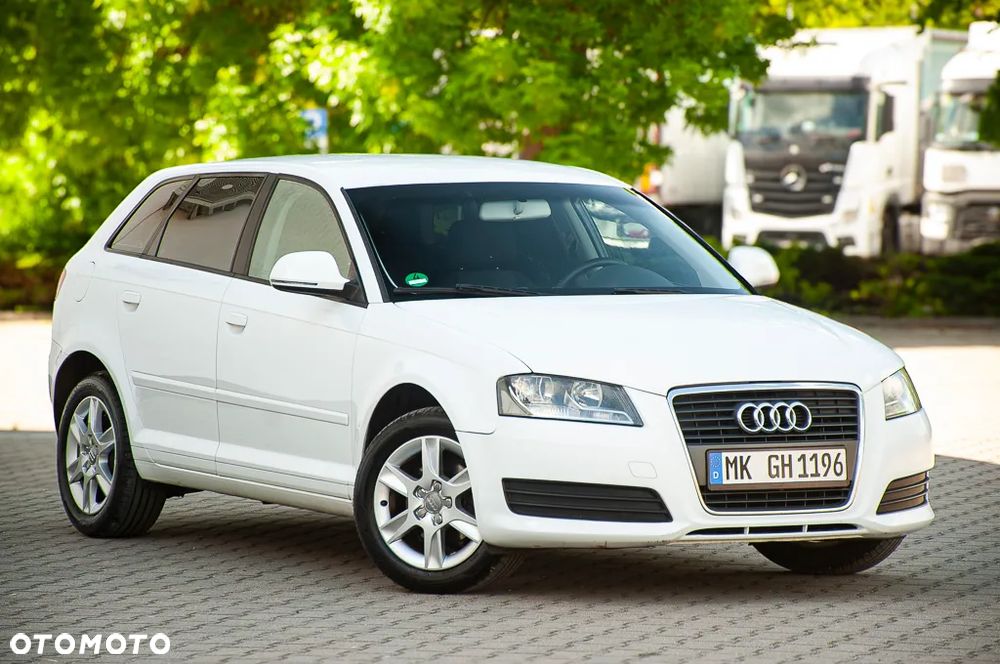 Audi A3 Sportback 1.6 Ambiente - 2