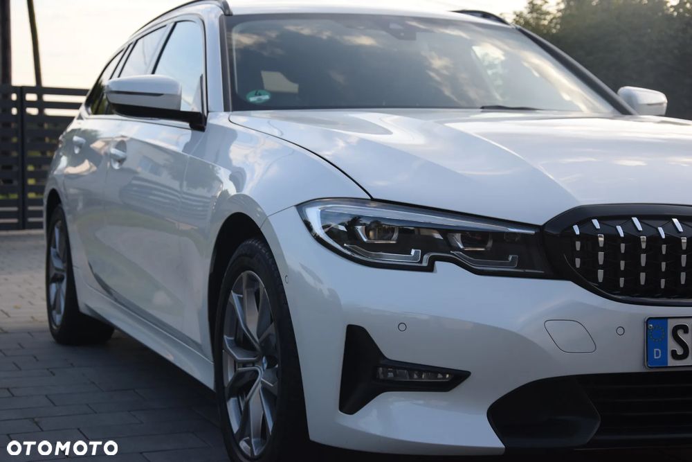 BMW Seria 3 320d xDrive Luxury Line Purity sport - 16