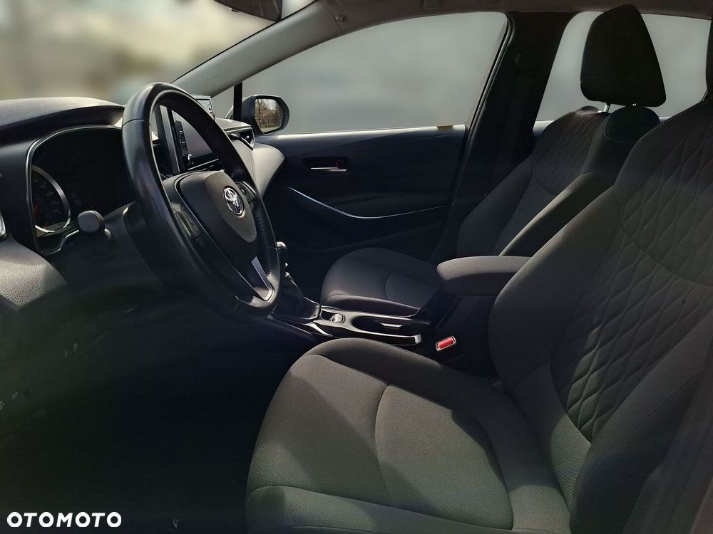 Toyota Corolla - 13
