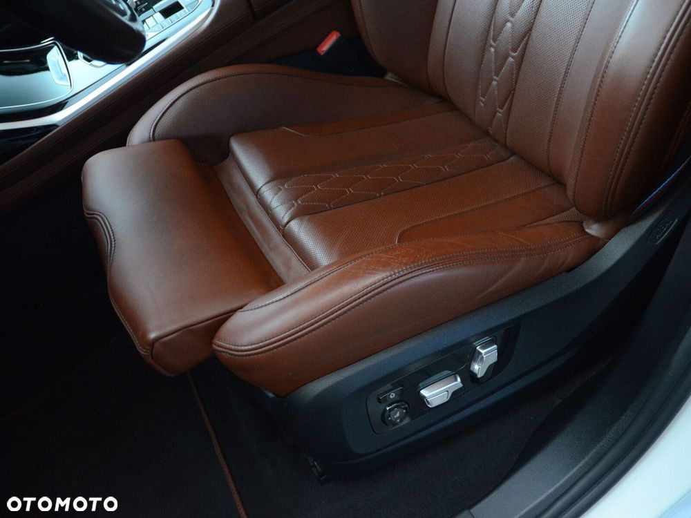 BMW X7 - 29