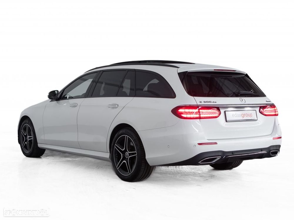 Mercedes-Benz E 300 de 4Matic T 9G-TRONIC AMG Line - 4