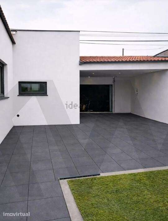 Moradia Térrea T2, em Banda, Totalmente Restaurada | NOVA, em São Bern - Grande imagem: 3/6
