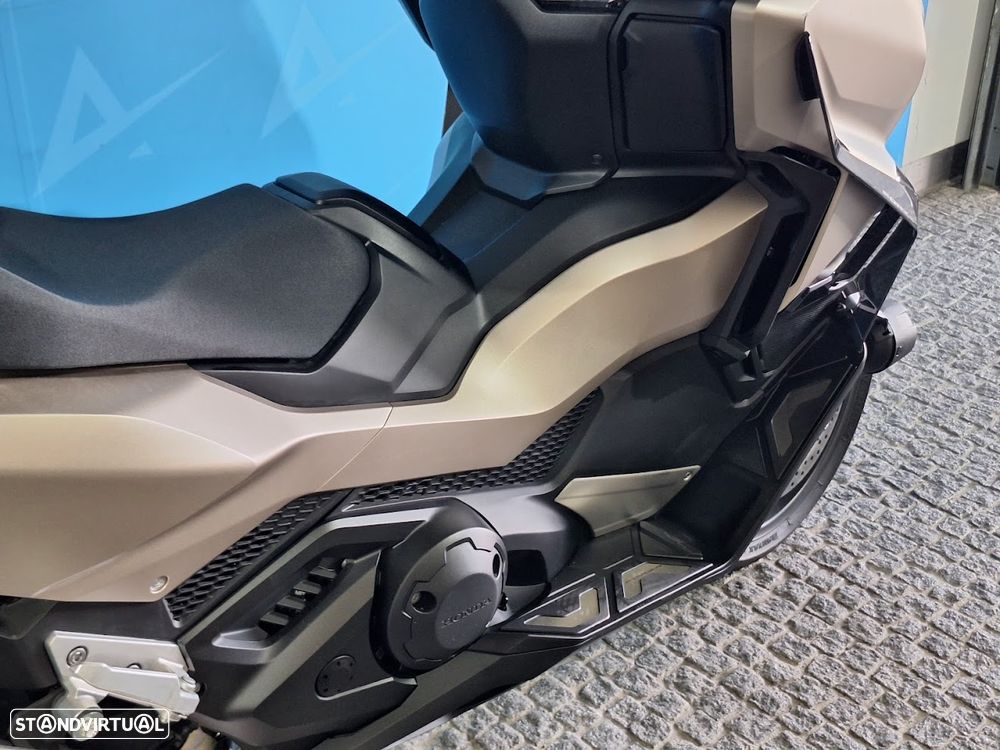 Honda Forza 750 - 3