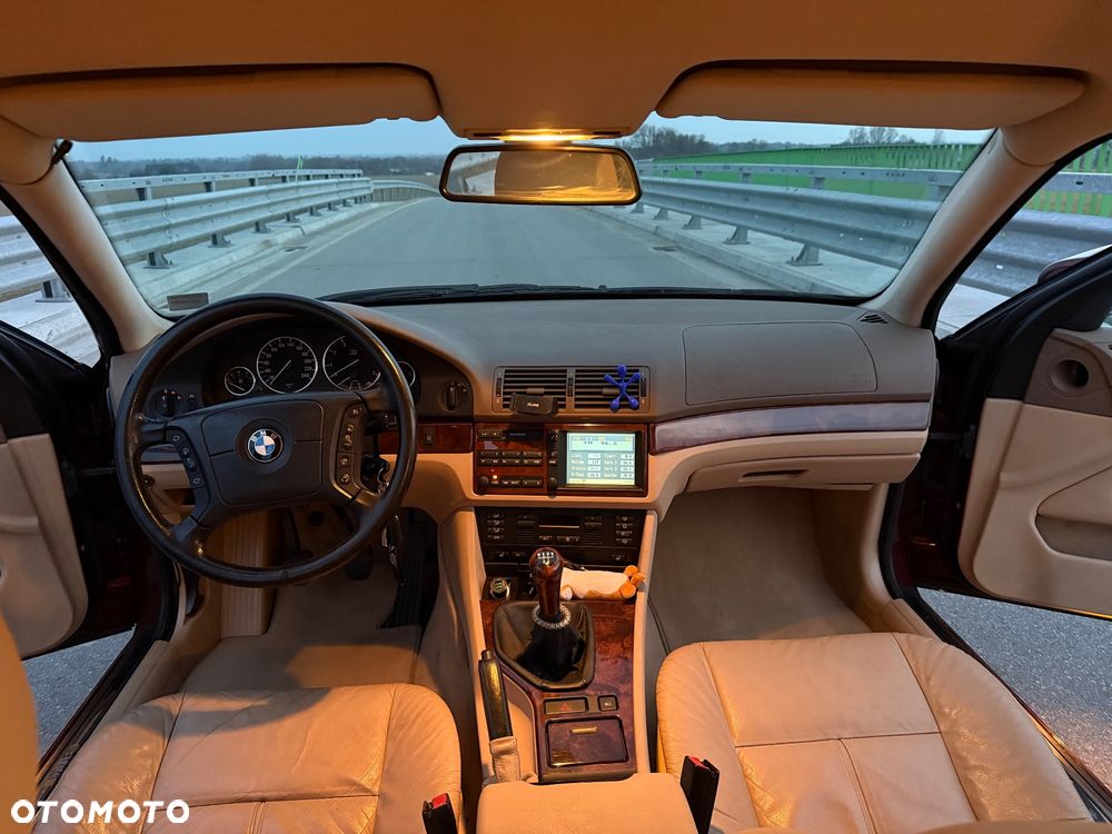 BMW Seria 5 - 16