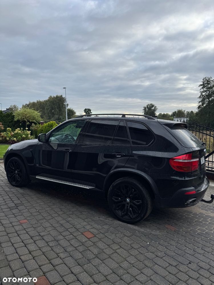 BMW X5 4.8i xDrive - 11