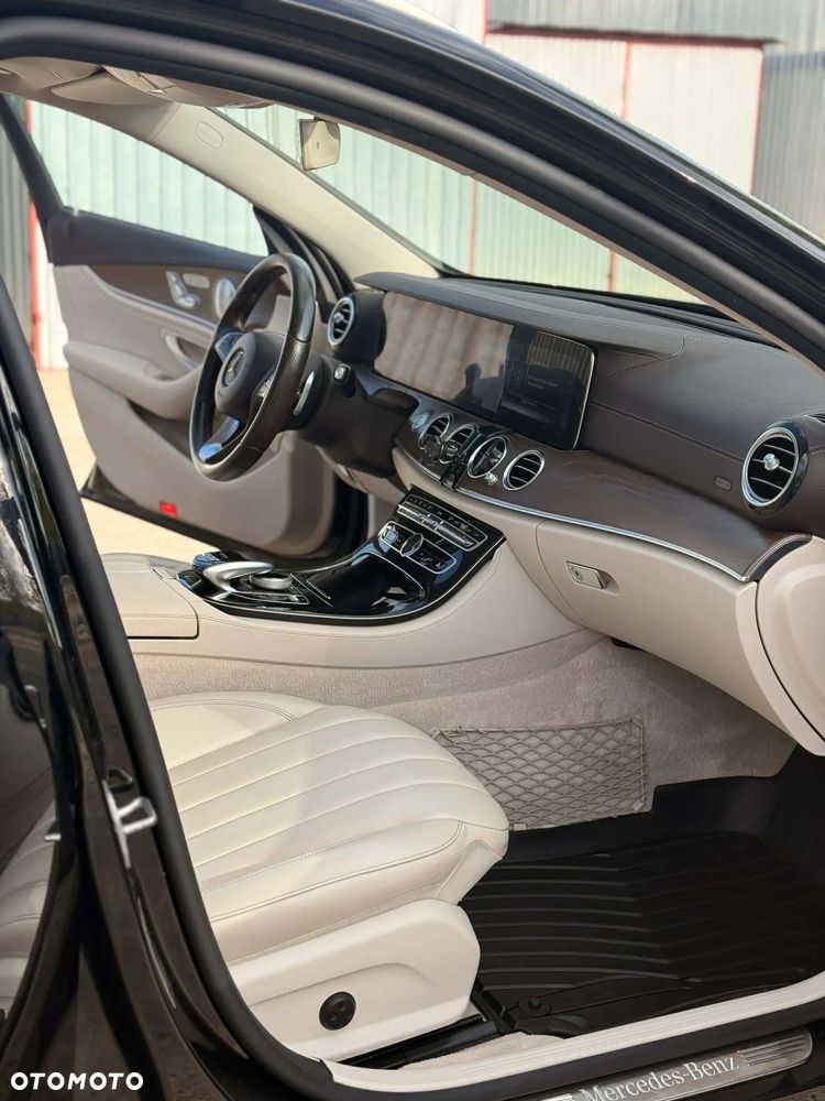 Mercedes-Benz Klasa E 220 d 4-Matic All-Terrain - 20