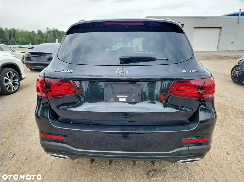Mercedes-Benz GLC 300 4Matic 9G-TRONIC - 4
