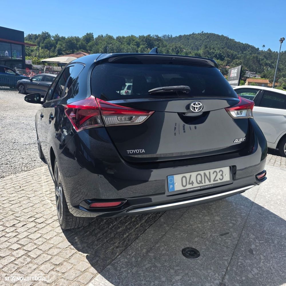 Toyota Auris 1.4 D-4D Comfort+Pack Sport - 17