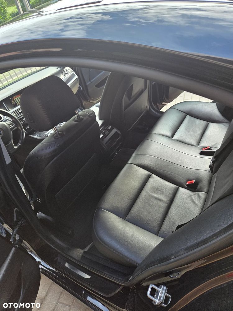 BMW Seria 5 528i Sport-Aut Luxury Line - 9
