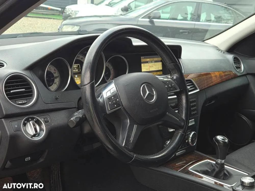 Mercedes-Benz C 180 CGI BlueEFFICIENCY Elegance - 14