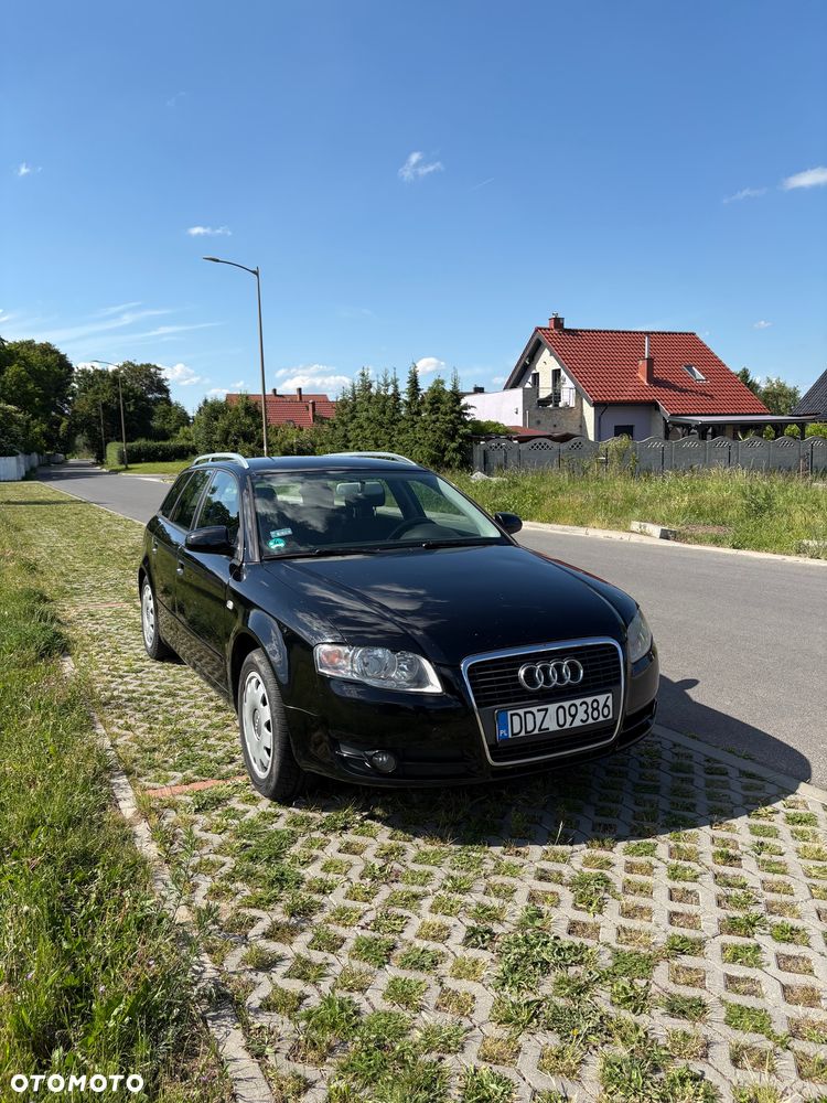 Audi A4 Limousine - 1