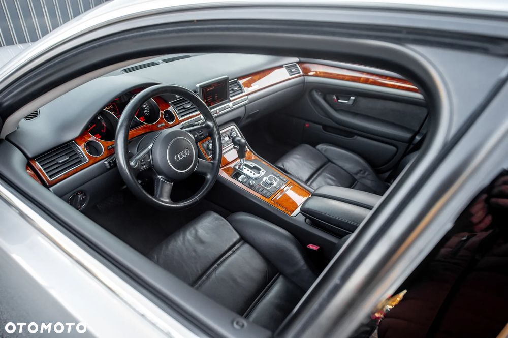 Audi A8 4.2 Quattro - 16