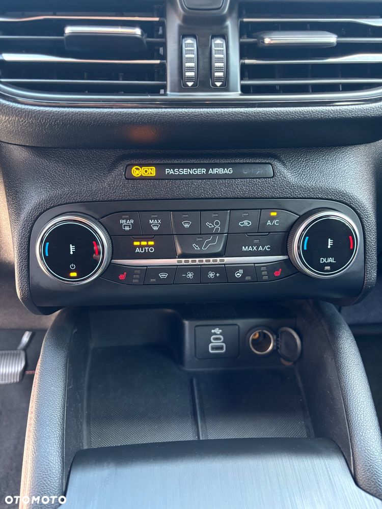 Ford Kuga - 23