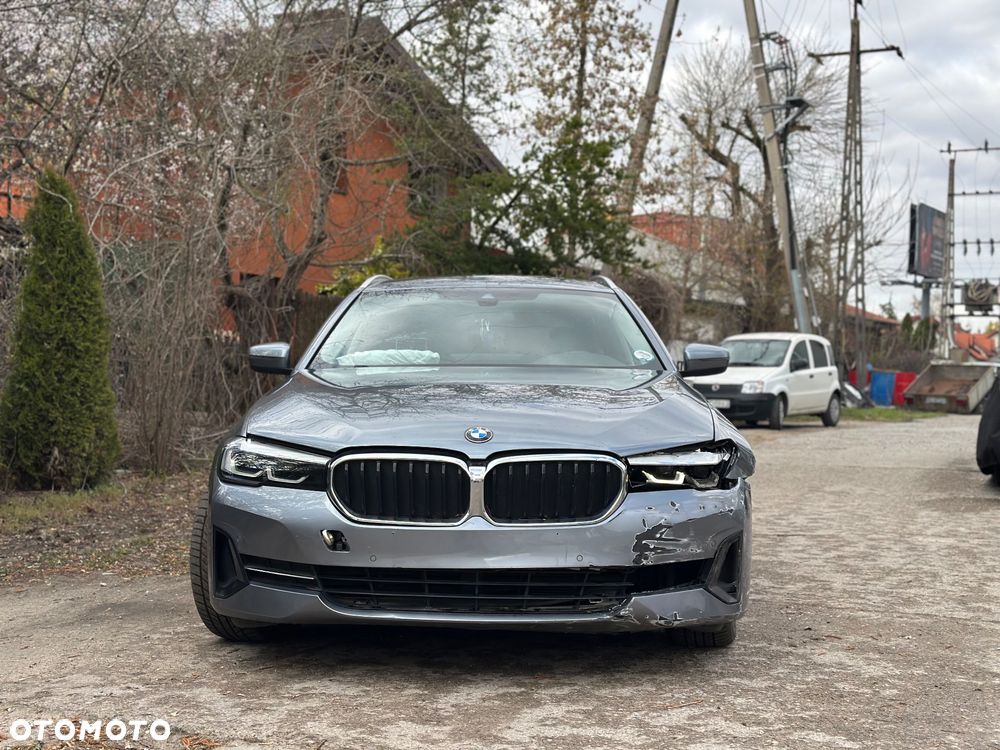 BMW Seria 5 520i mHEV - 3