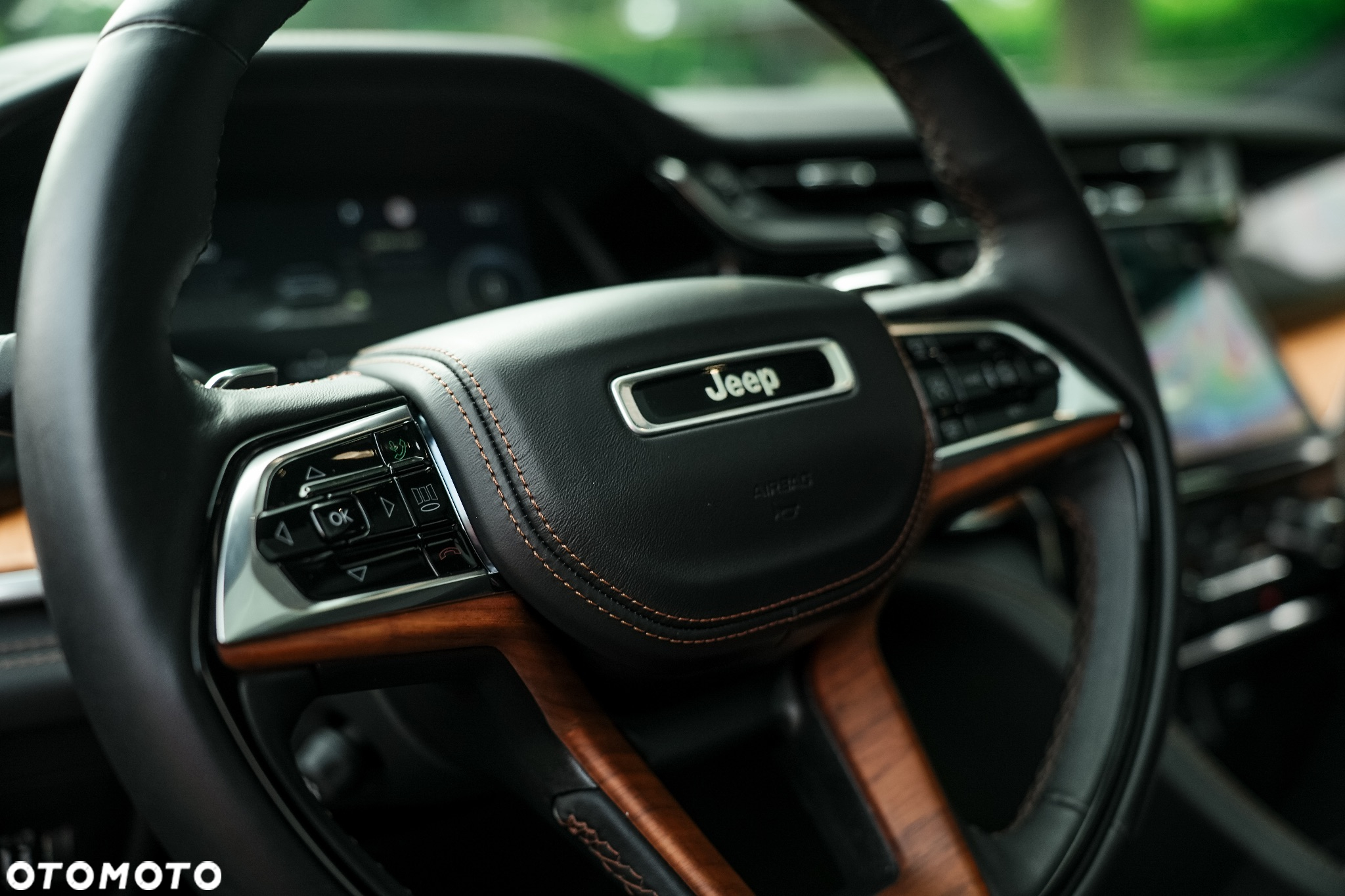 Jeep Grand Cherokee - 27