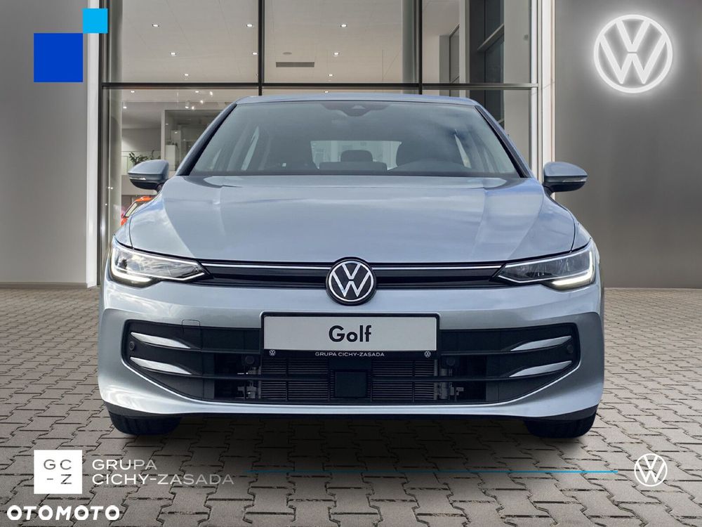 Volkswagen Golf - 8