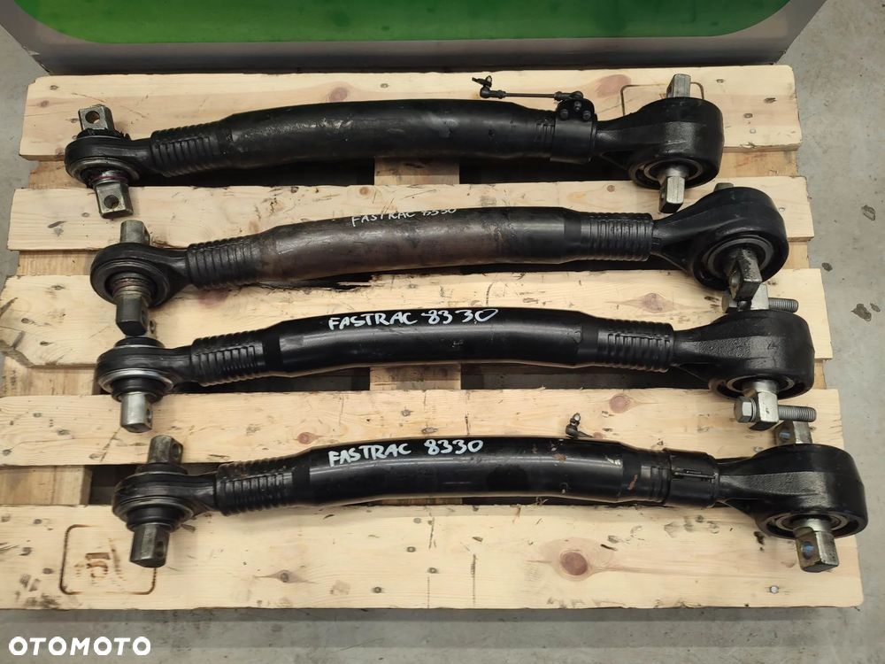 Łącznik drążka stabilizatora JCB Fastrac 8330 - 6