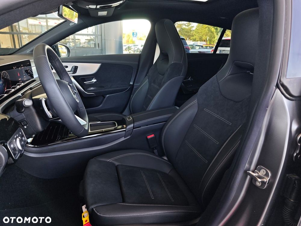 Mercedes-Benz CLA - 9