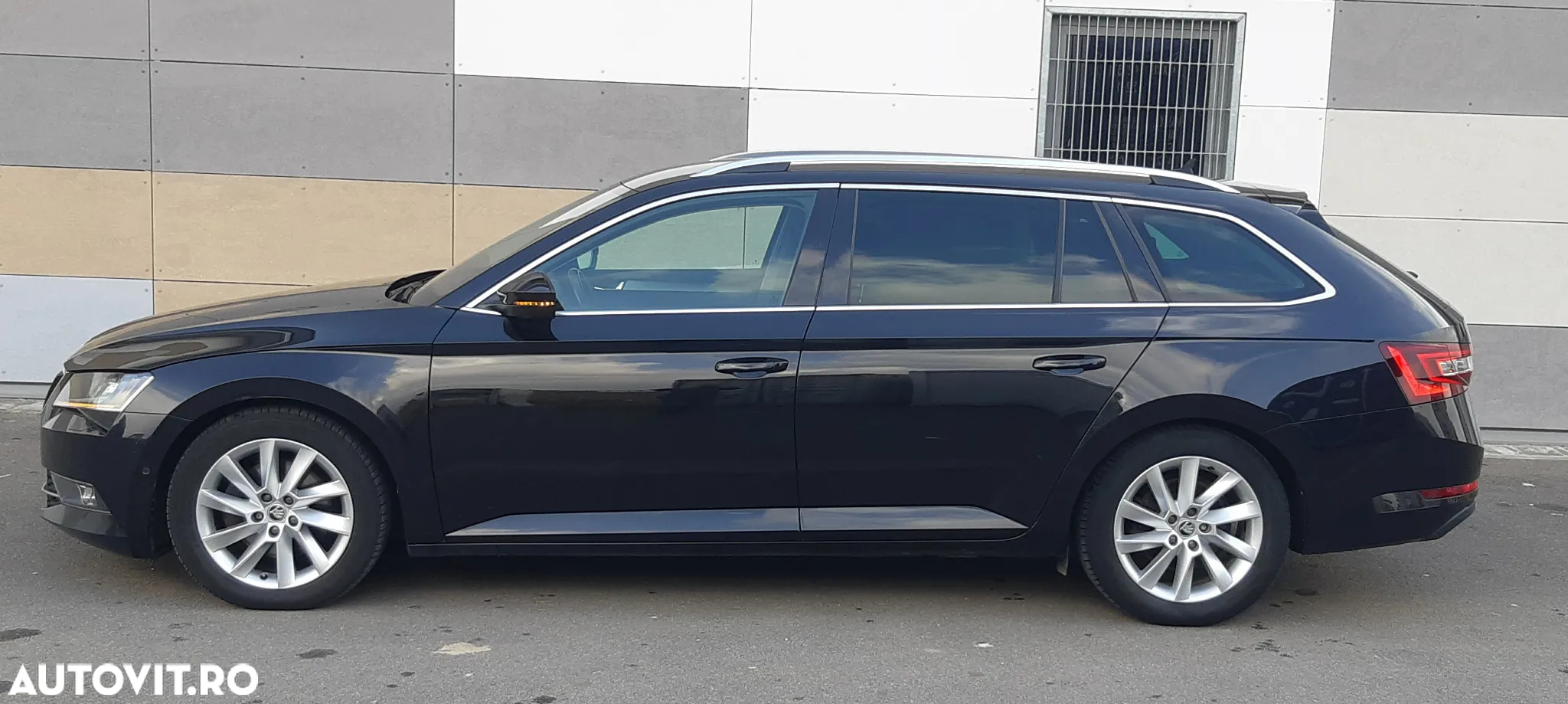 Skoda Superb Combi 2.0 TDI DSG Style - 6