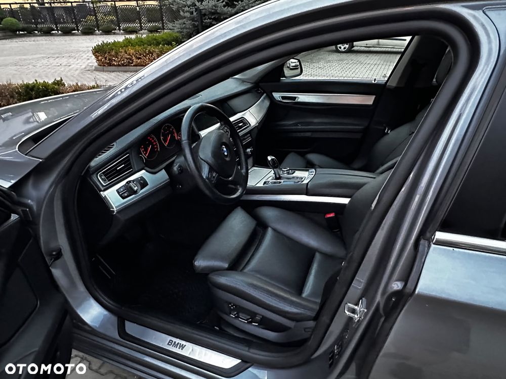 BMW Seria 7 730d - 29