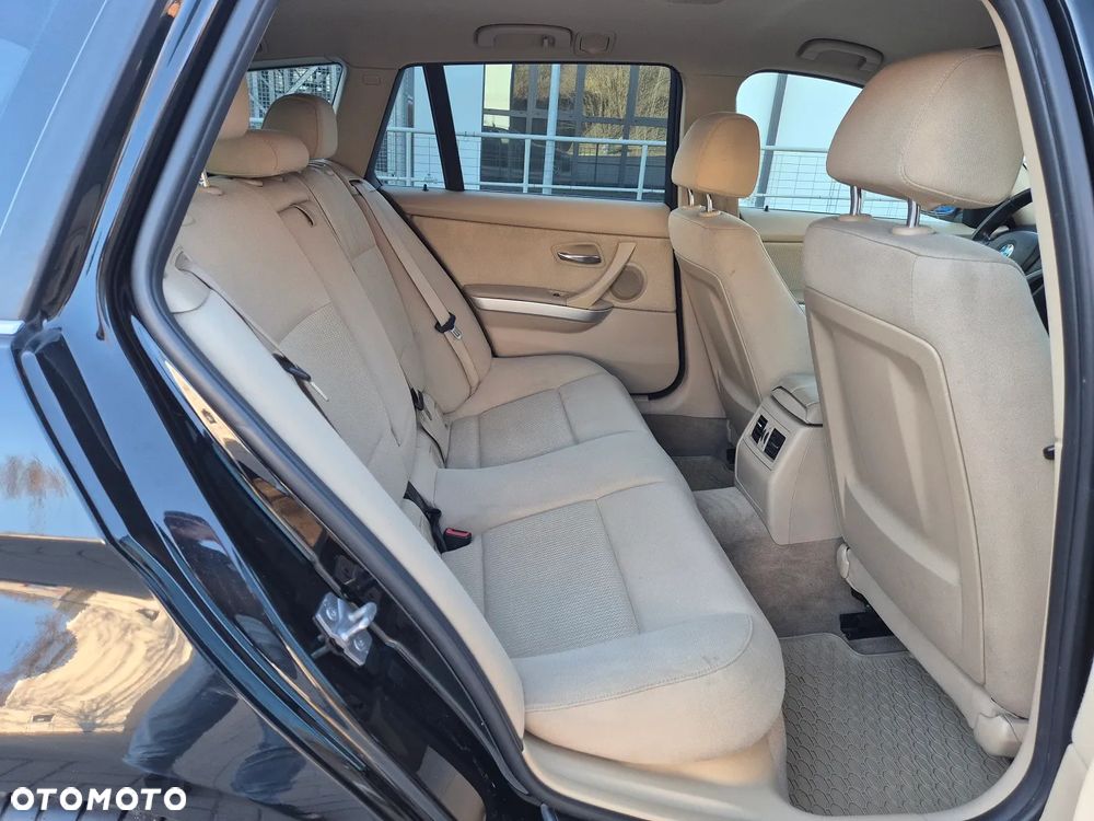 BMW Seria 3 320d - 16