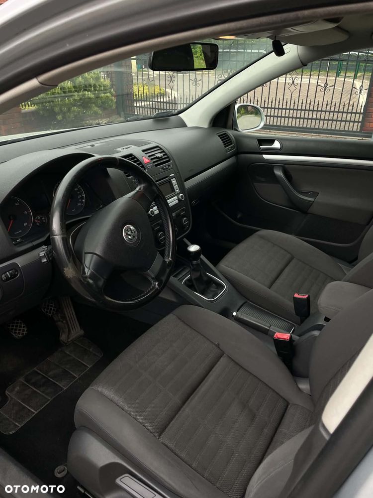 Volkswagen Golf - 10