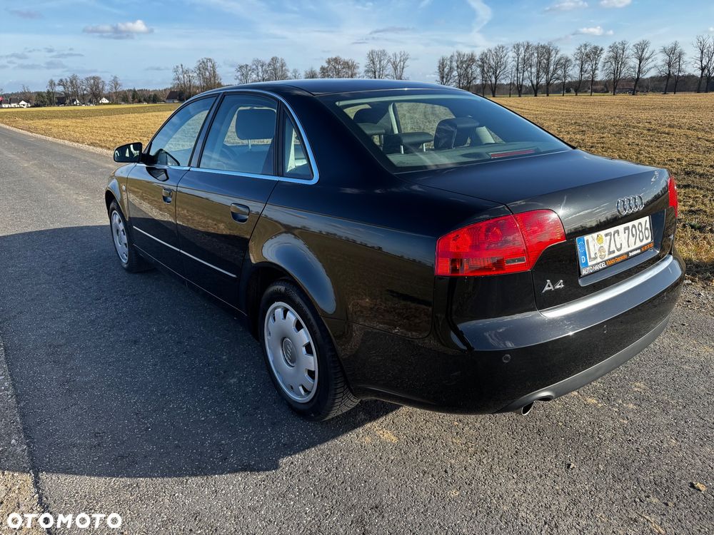 Audi A4 Limousine - 12