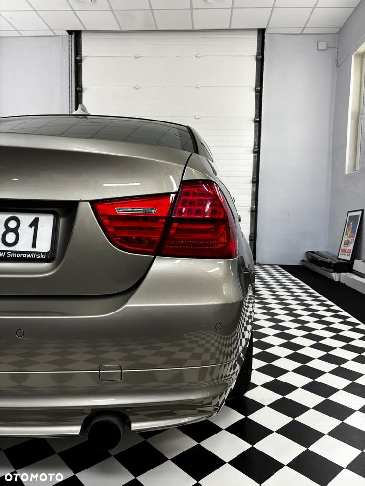 BMW Seria 3 335i Sport-Aut Luxury Line - 8