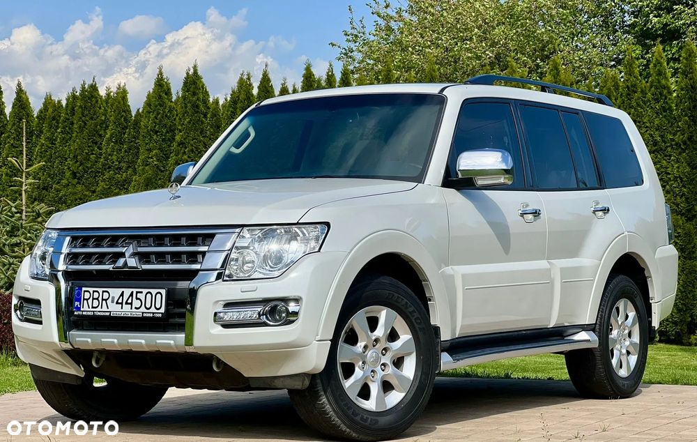 Mitsubishi Pajero - 1