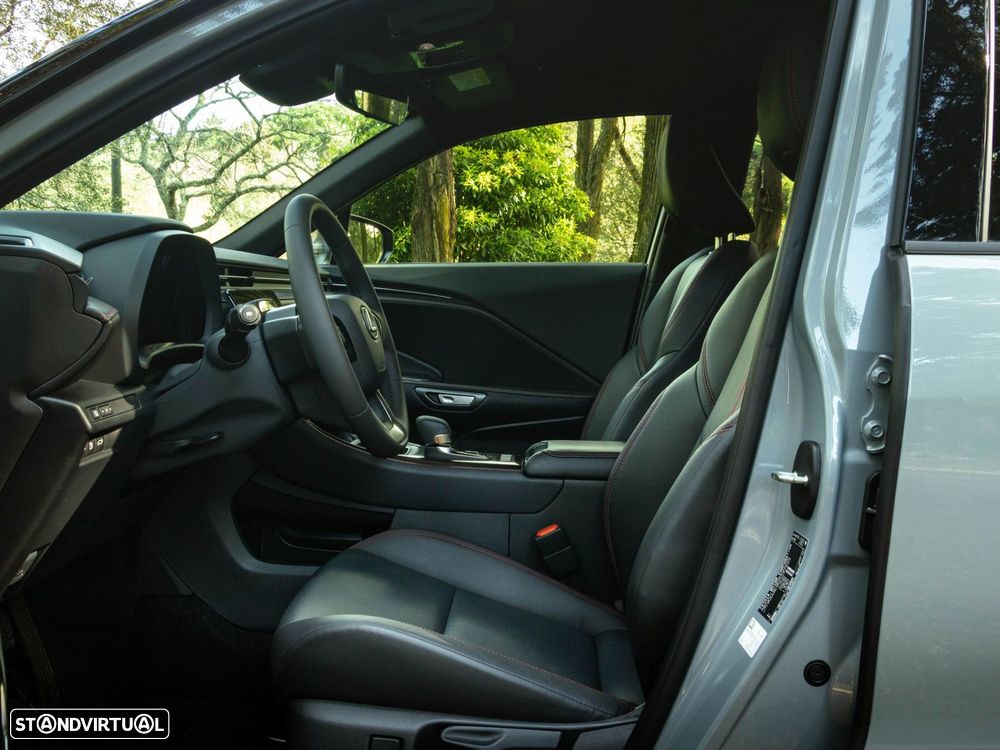 Lexus LBX Emotion - 13