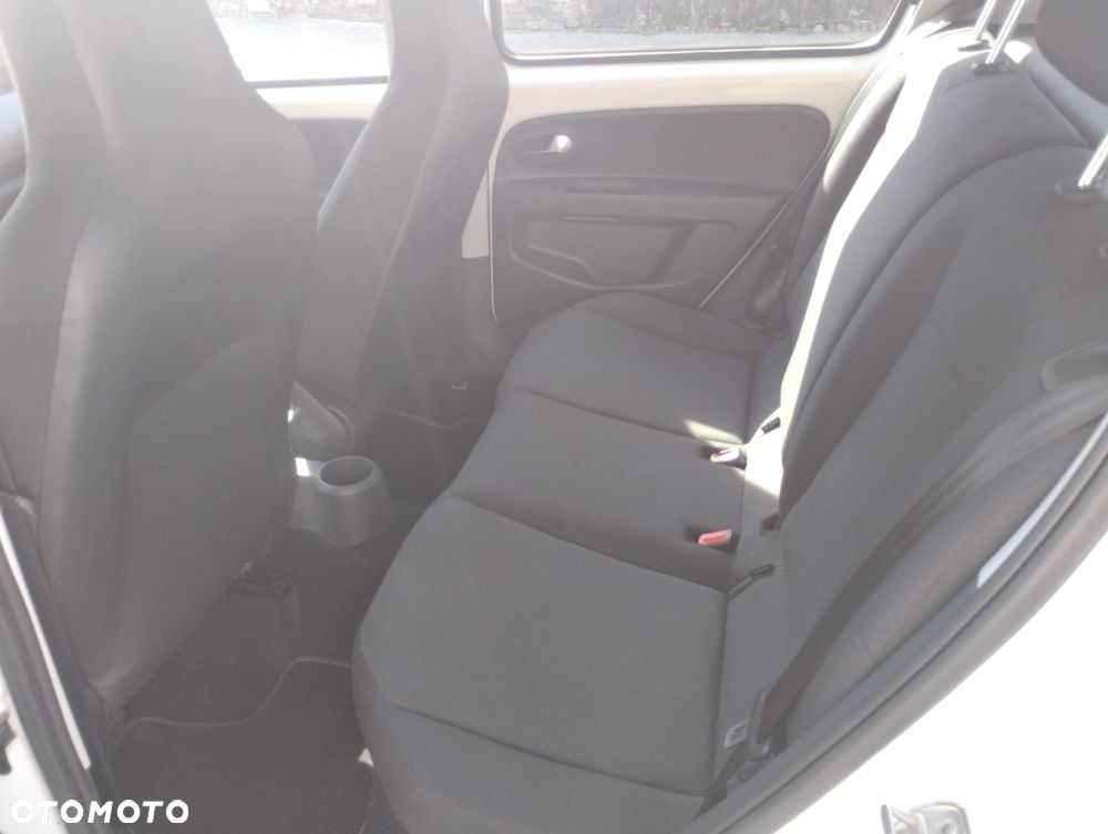 Volkswagen up! 1.0 high EU6 - 9