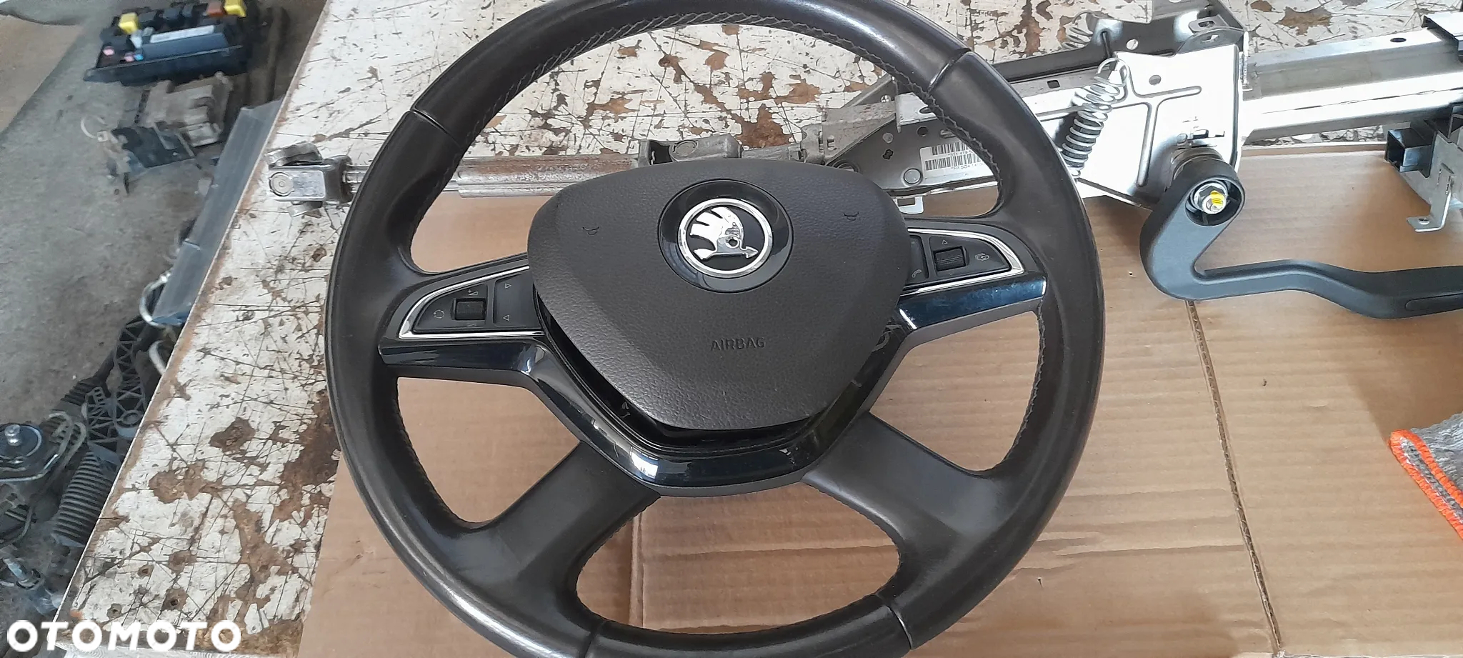 Skoda Superb II zwrotnica lewa prawa 2,0tdi  15r - 15