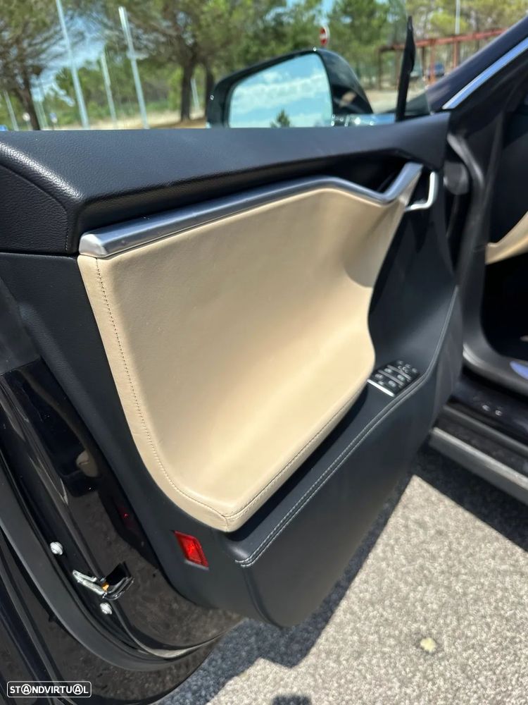 Tesla Model S 85D AWD - 24