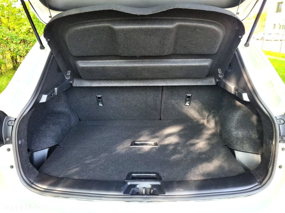 Nissan Qashqai 1.6 DIG-T N-Connecta - 38