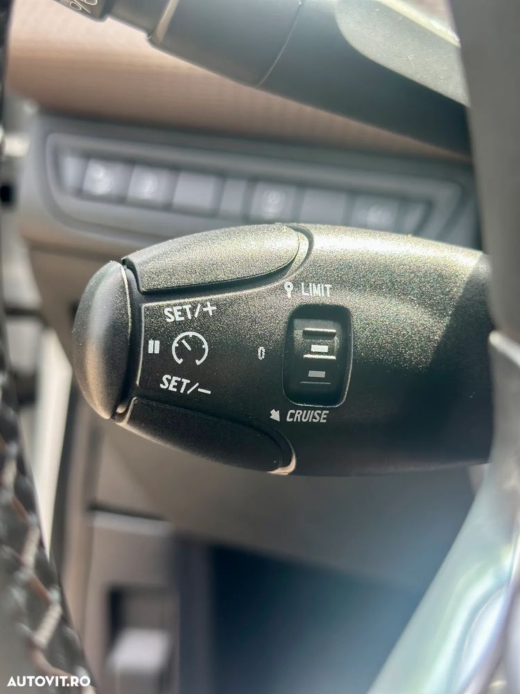 Peugeot 2008 - 25