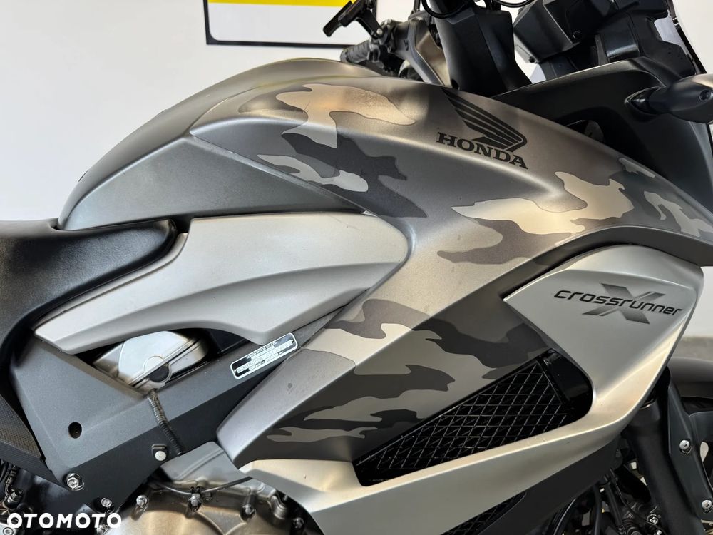 Honda VFR - 11
