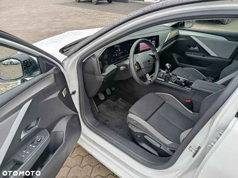 Opel Astra V 1.2 T Business Elegance S&S - 9