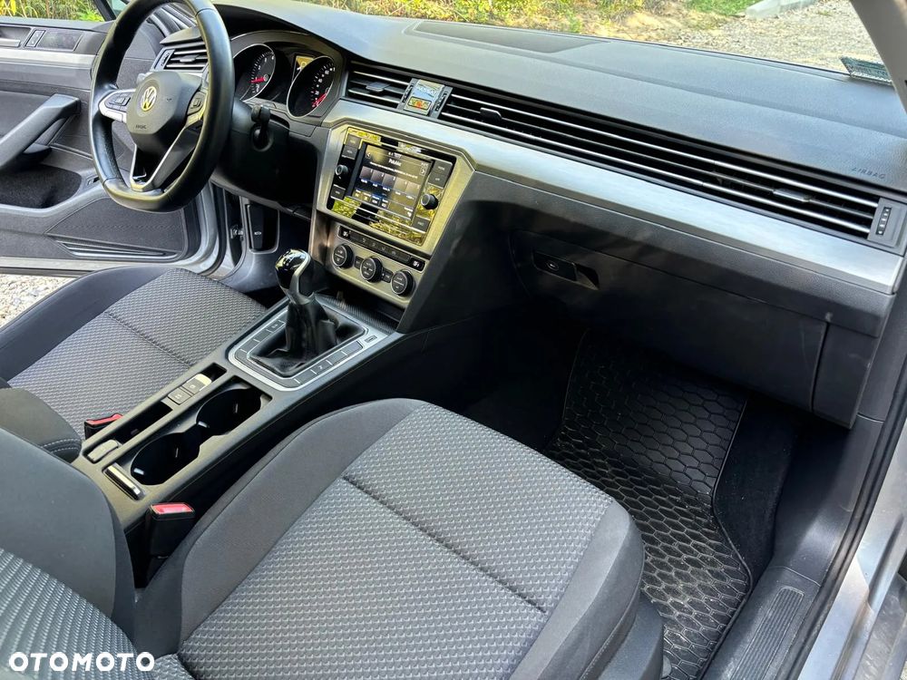 Volkswagen Passat 1.5 TSI EVO Business - 37