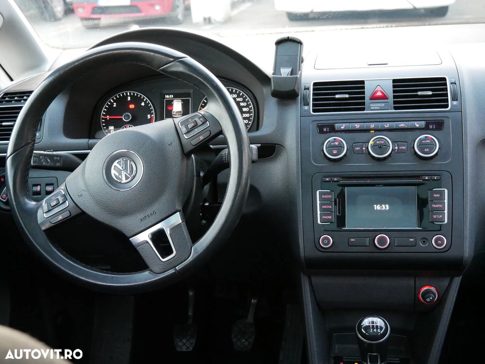 Volkswagen Touran - 13