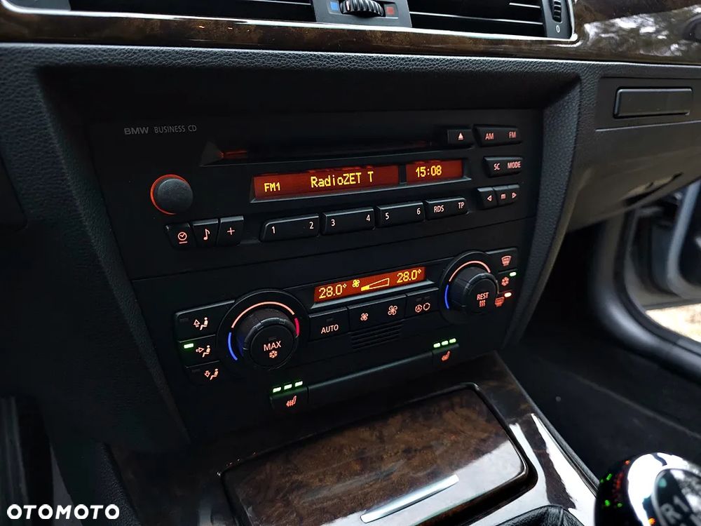 BMW Seria 3 320i - 35