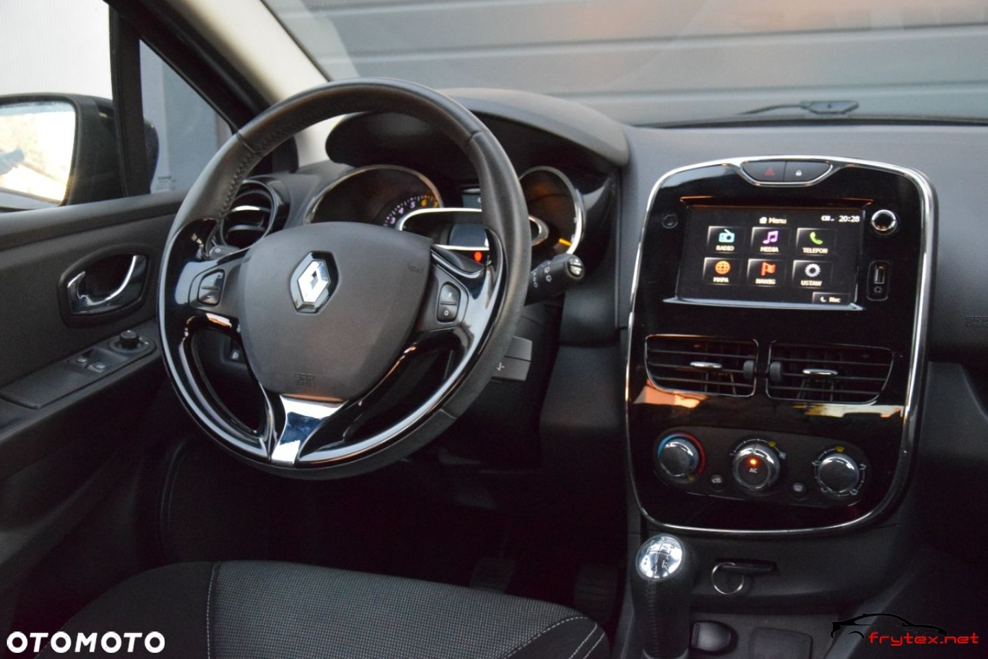 Renault Clio - 26