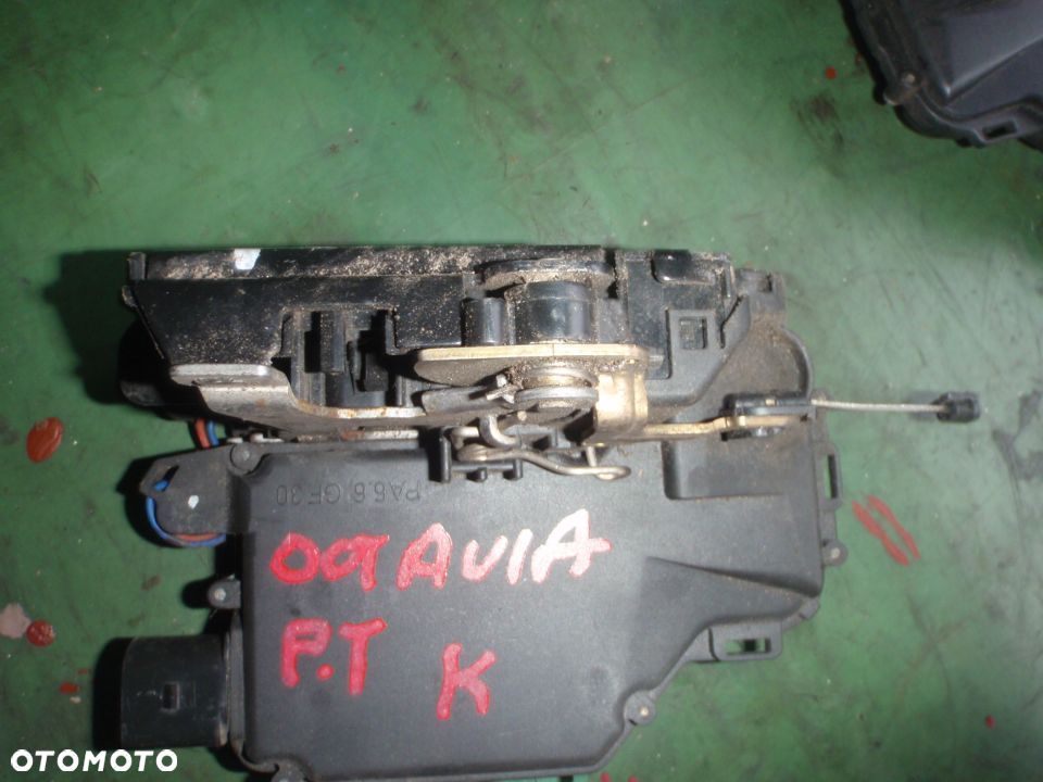 centralny zamek skoda octavia I polo golf IV fabia passat b5 prawy przód  posiadam wszystkie części - 4