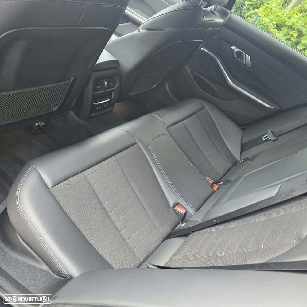 BMW 320 d Line Sport Auto - 33
