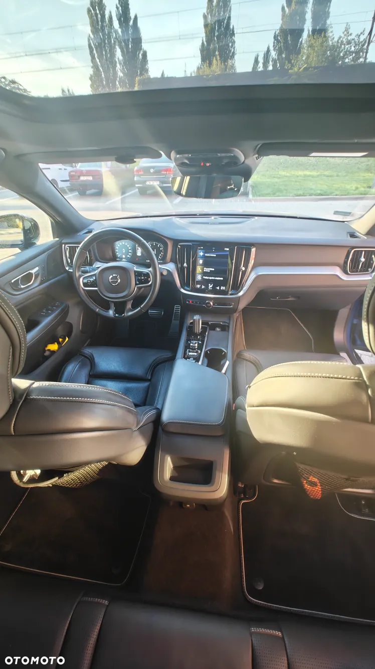 Volvo S60 B5 B AWD R-Design - 17